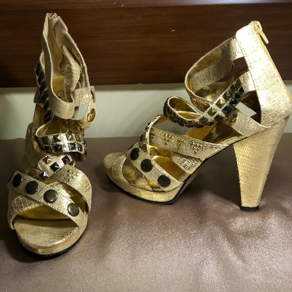 Wild Rose Platform Shoes - Size 10